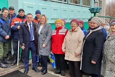 Татьяна Казармщикова поздравила работников УК «Оракул» и «Газовик»